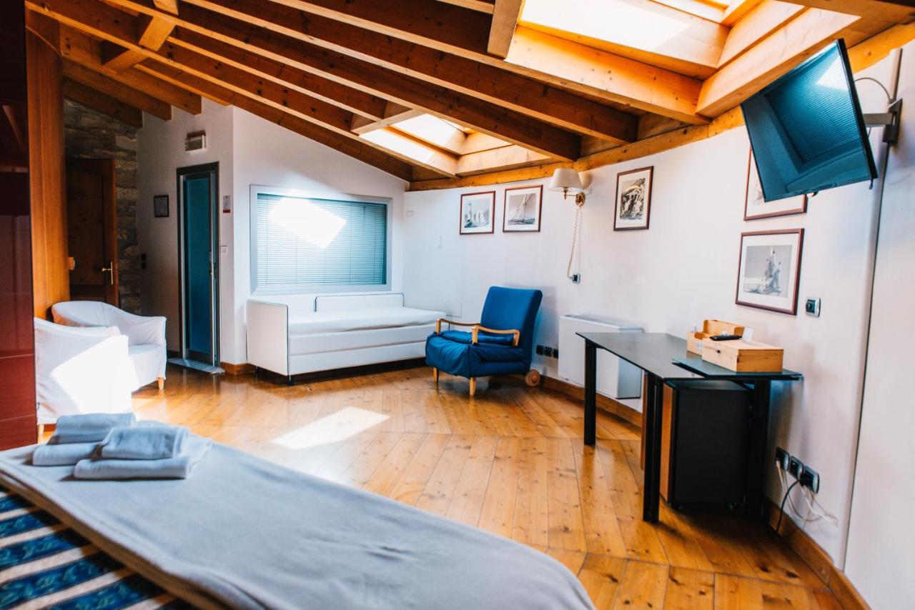 Camera Matrimoniale Mansardata