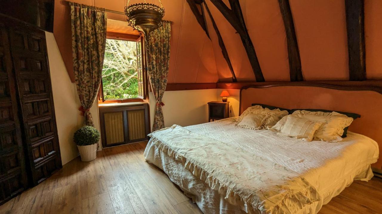 Double or Twin Room with Private Bathroom