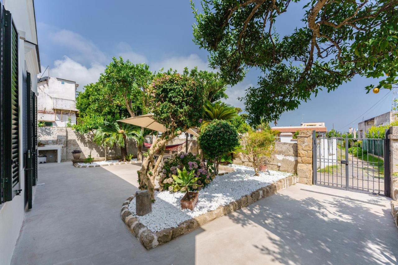 Villetta con giardino nel centro storico - B&B