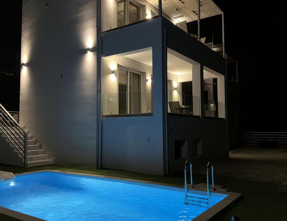 Sun Angelo luxury apartment in Paradise 1 - B&B Arménoi