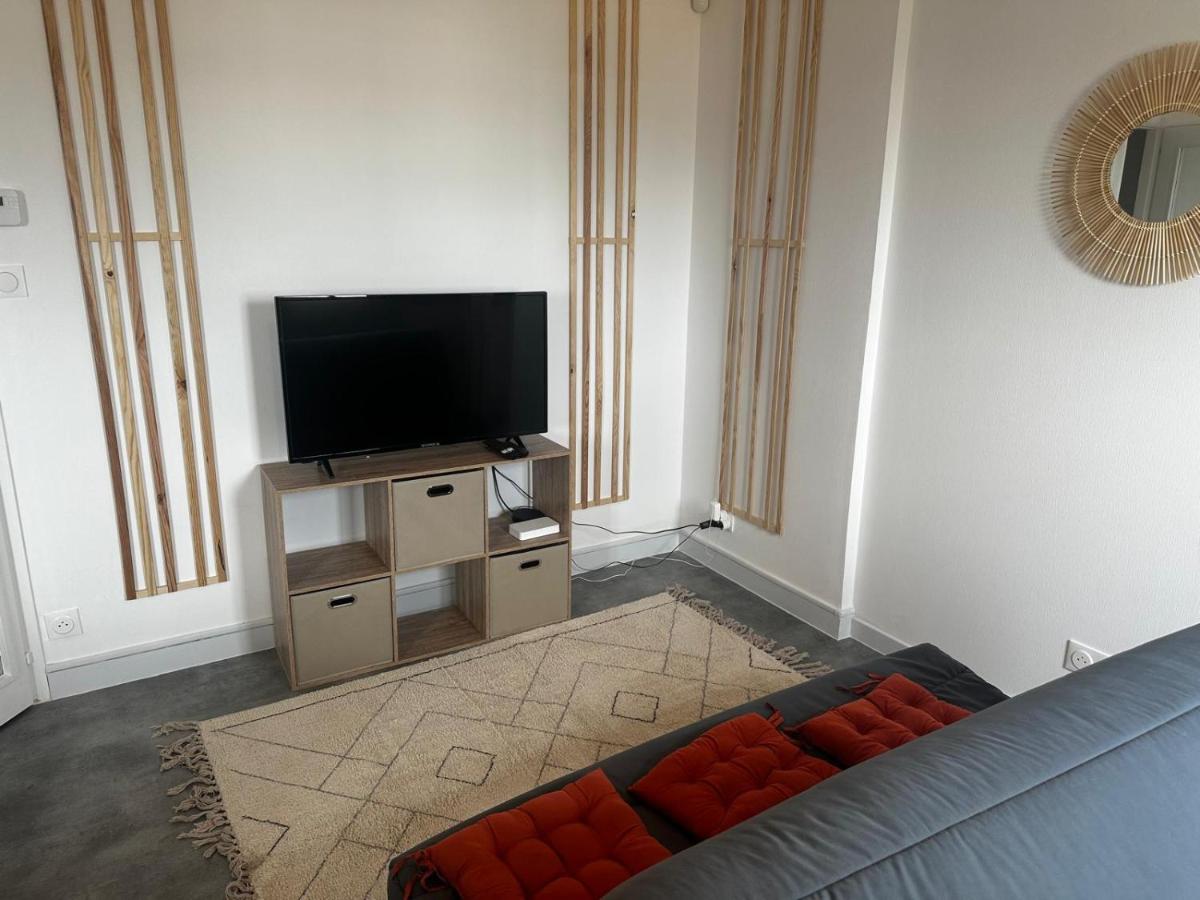 B&B Niort - L'Incontournable-centre ville-wifi-parking - Bed and Breakfast Niort
