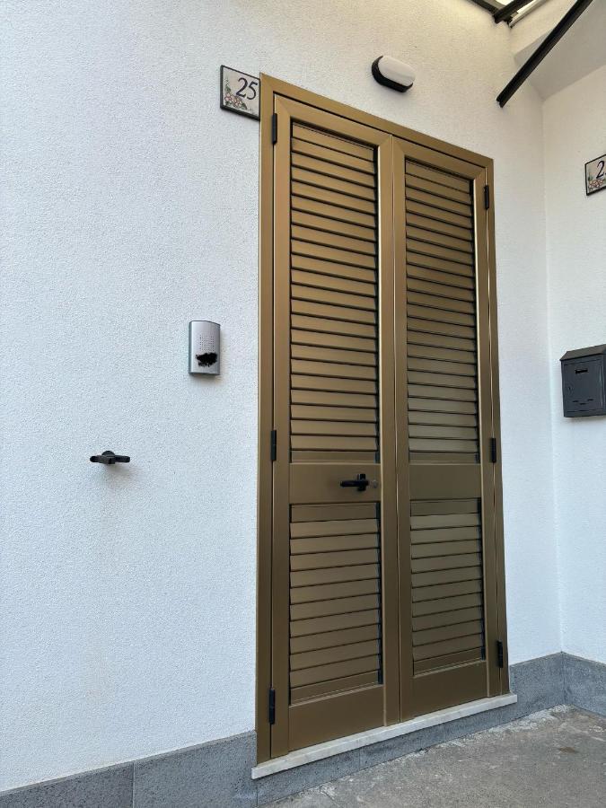Viola's Charming House - B&B Giarre