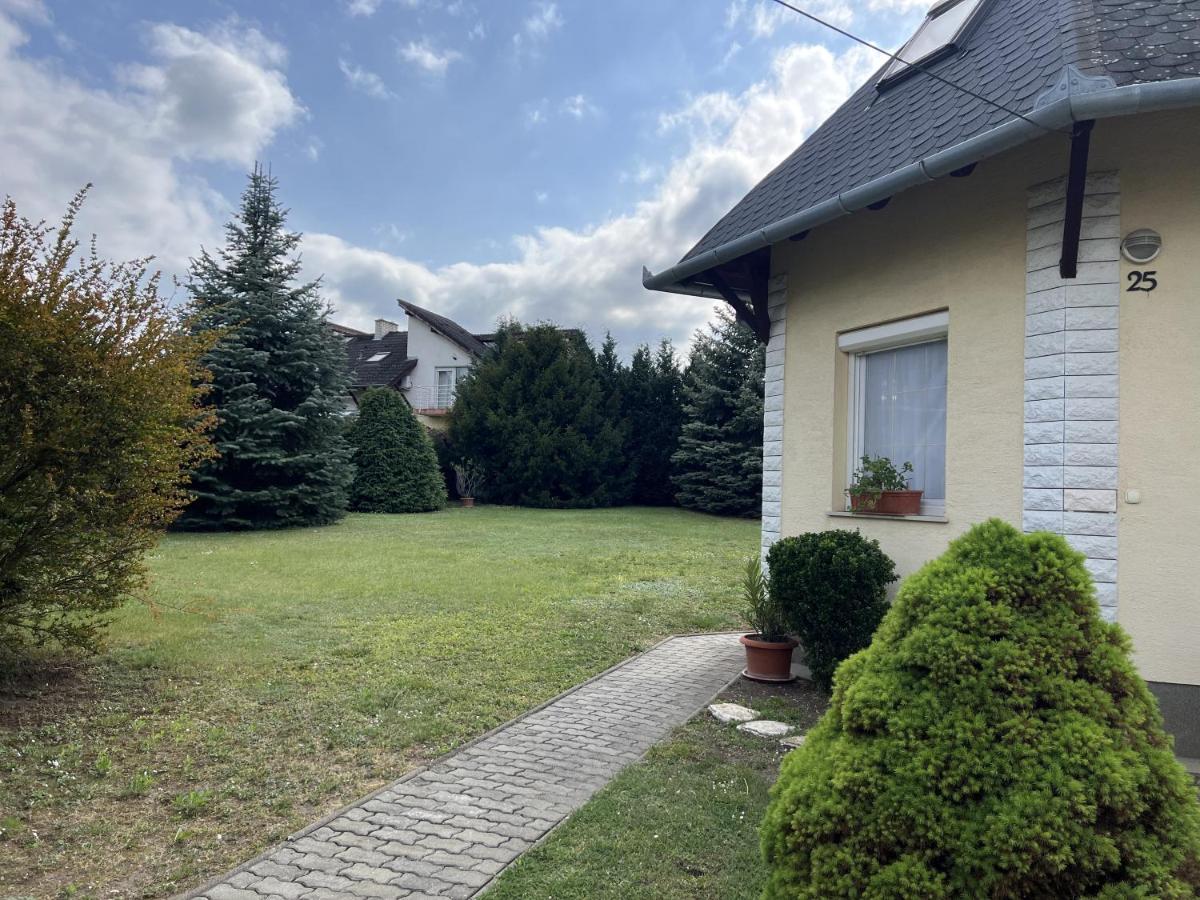 Orgona Apartman - B&B Balatonszárszó