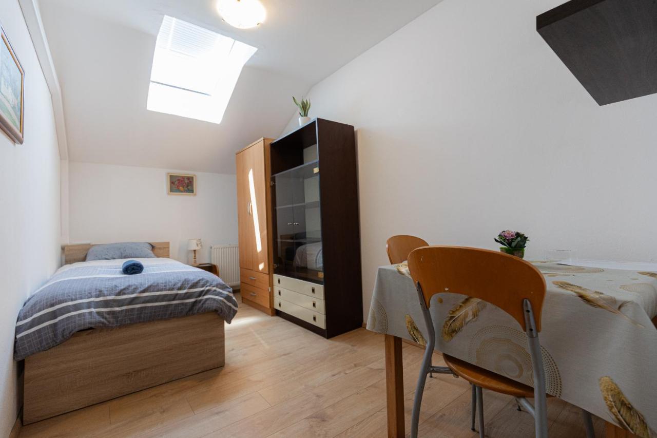 Camera Singola con Bagno in Comune