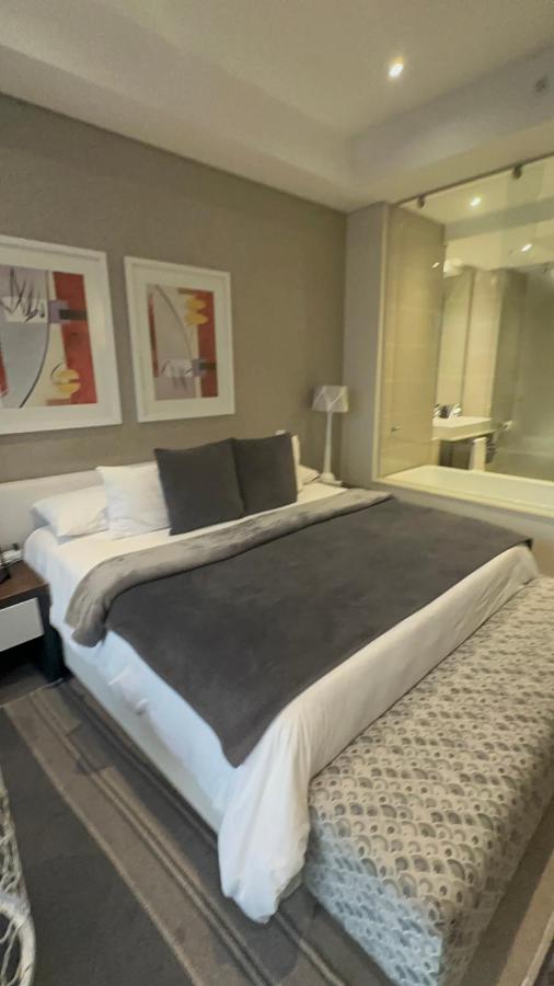 Sandton Skye Comfy Executive Apartment - B&B