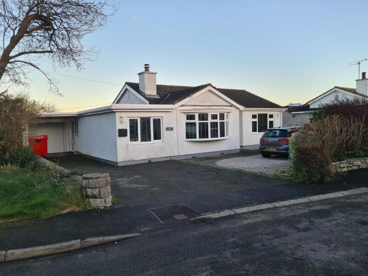CartrefNumber64 - dog-friendly bungalow, 2 reception rooms - B&B Benllech