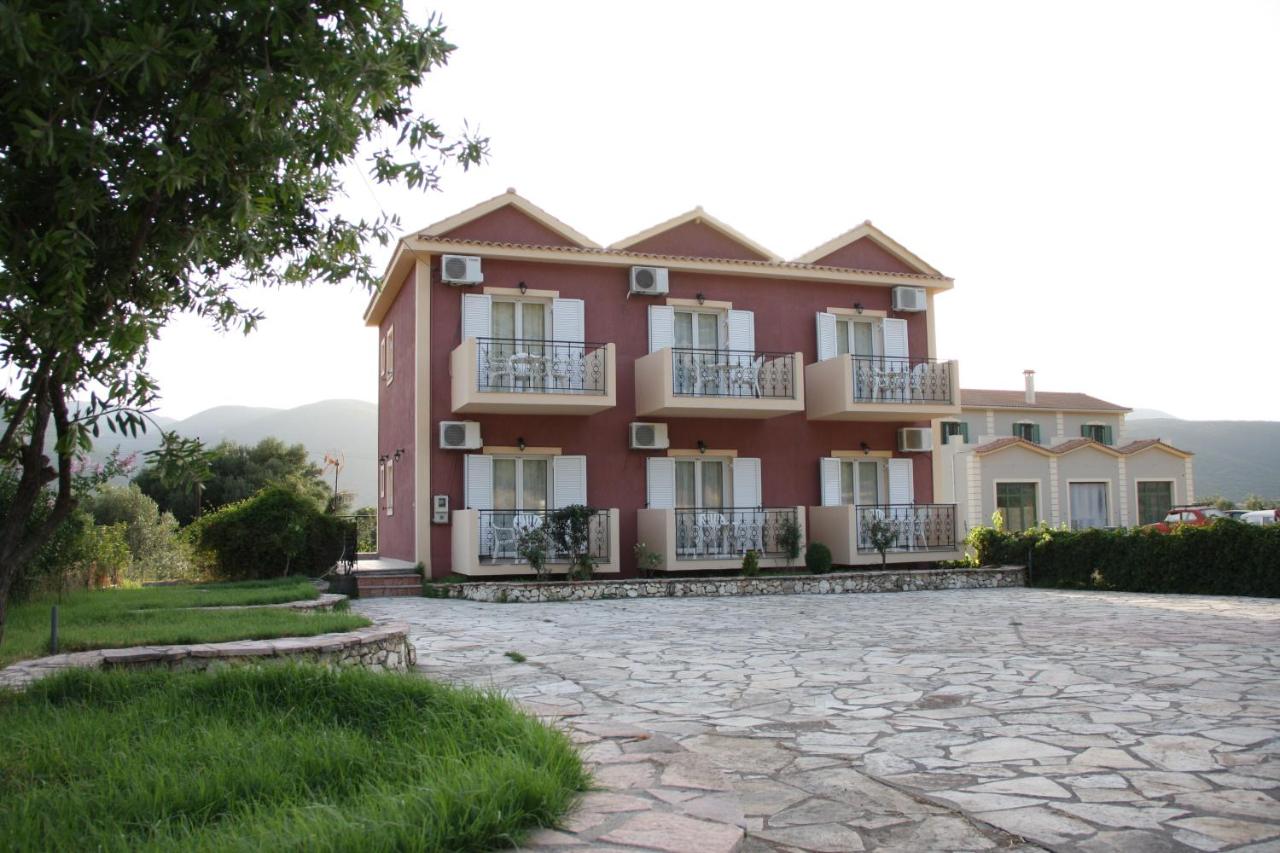 Ourania Studios - Bed and Breakfast