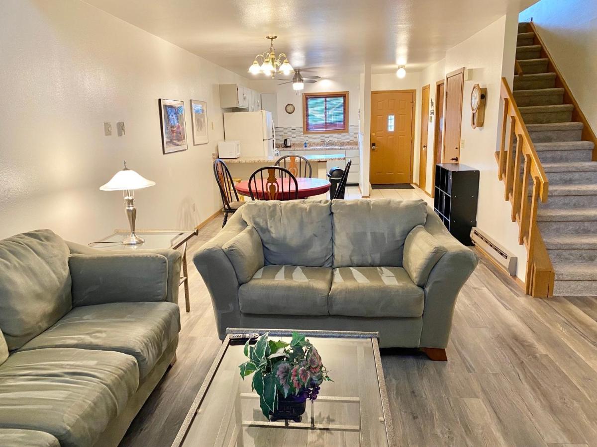 Dells Getaway At Tamarack & Mirror Lake Resort - B&B