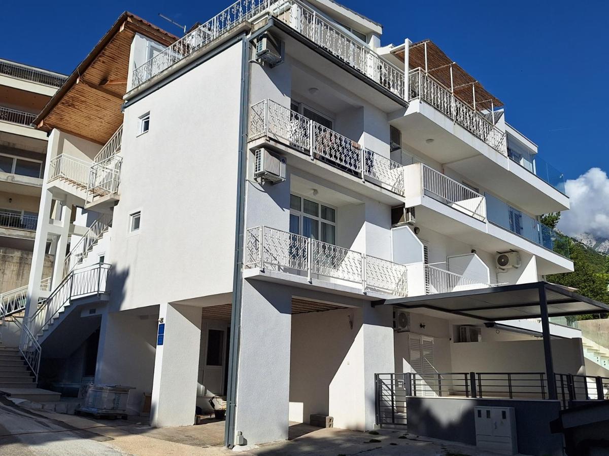 Studio with Balcony