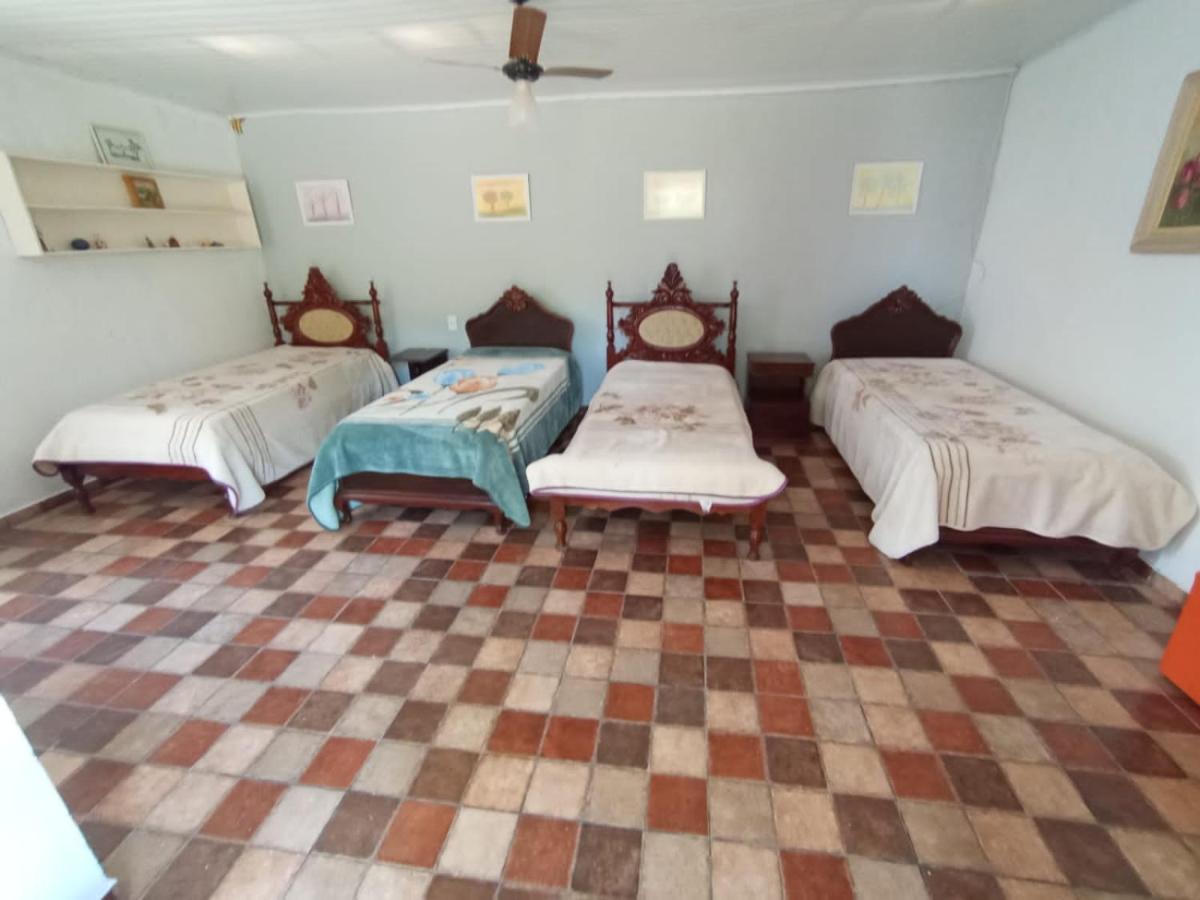 Chambre Familiale avec Salle de Bains