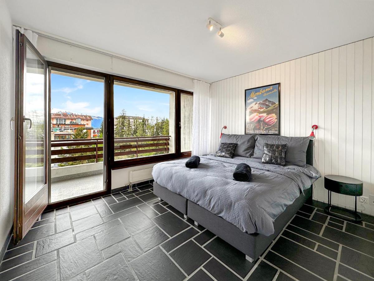 Apartment mit Balkon