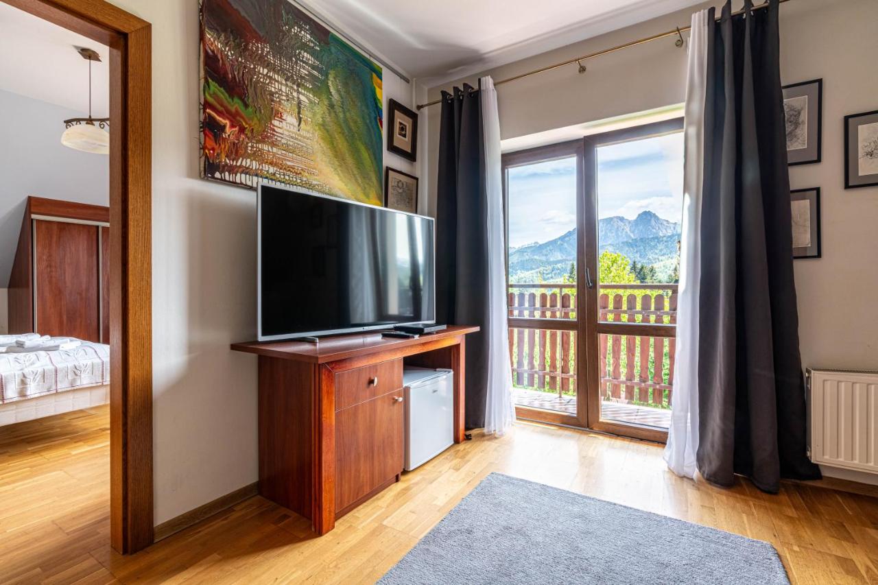 Suite with Mountain View