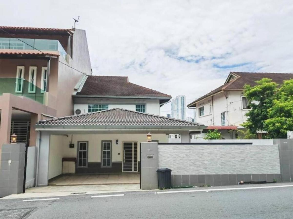 90 Home4Stay 2storeySemi-D gurney&beach Shopping local food - B&B