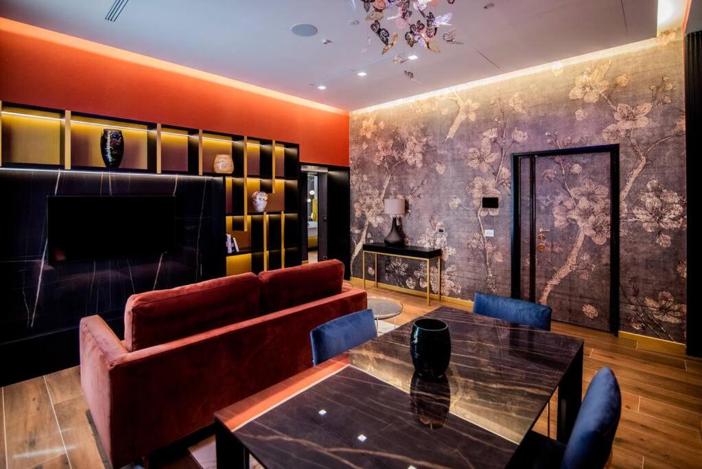 Luxury Rhome Via della Croce - B&B Rome