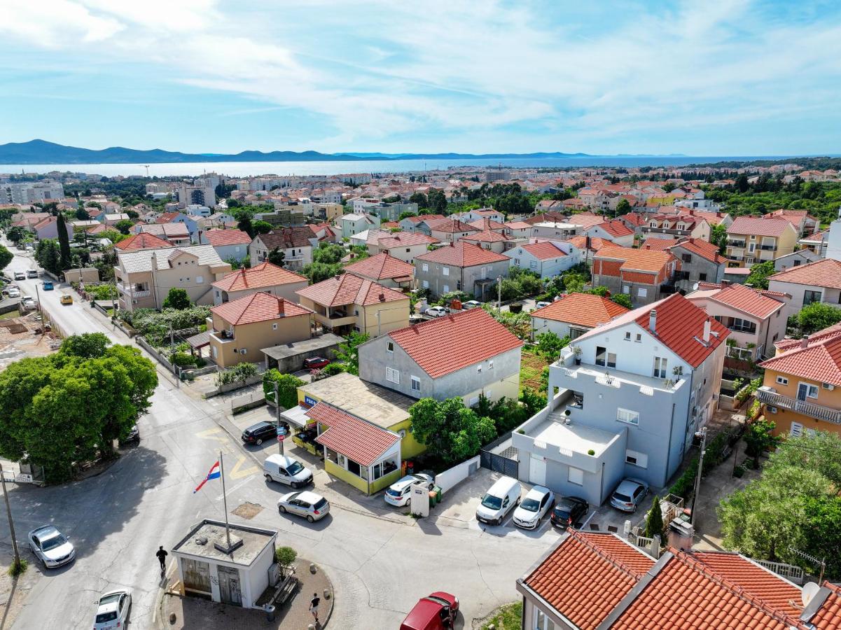 Royal Oak Apartment With Private Parking - Bed and Breakfast Zadar