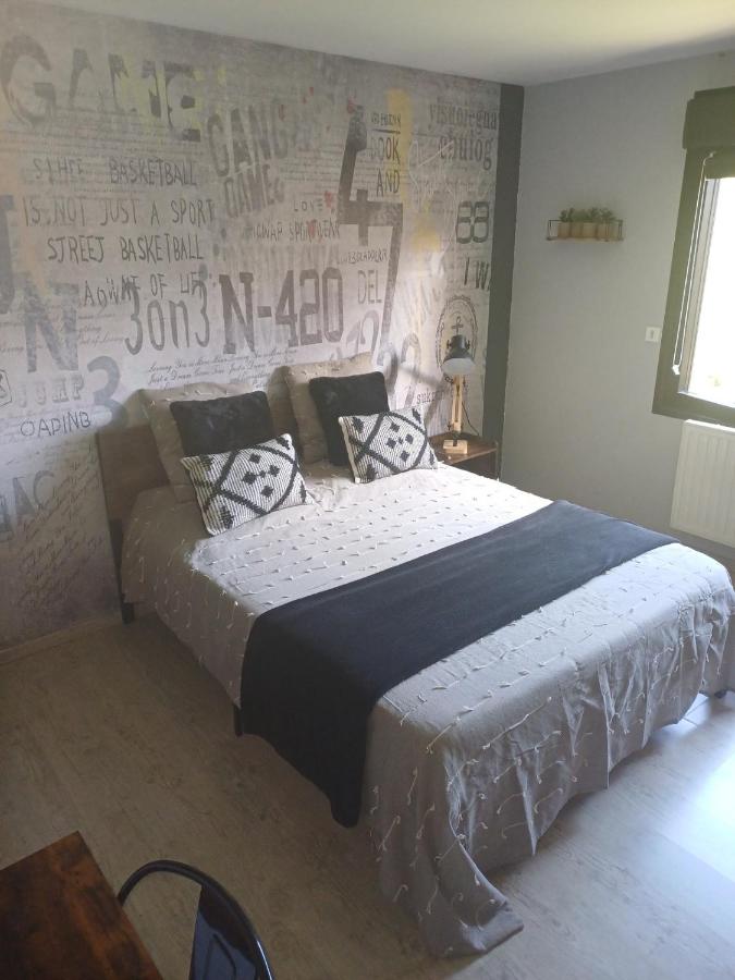 Standard Double Room with Shared Bathroom