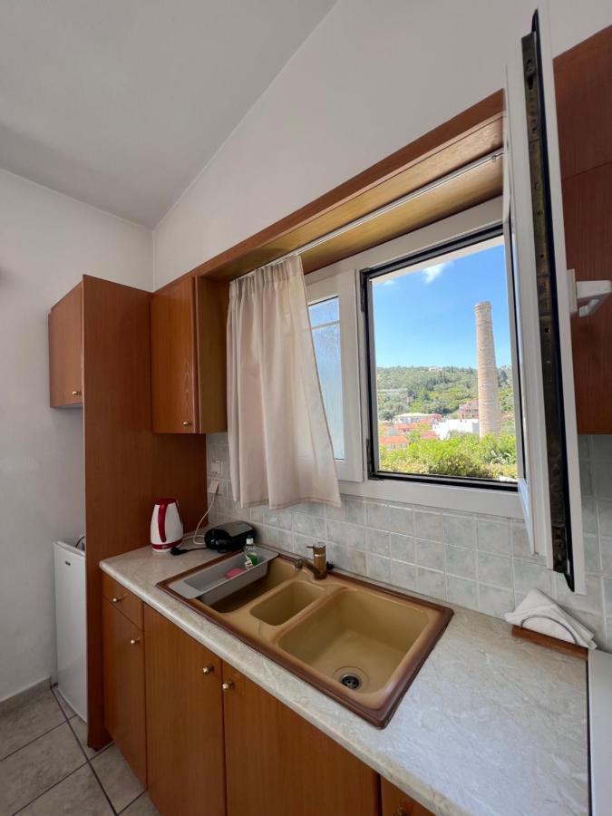Aronis Spyros Panoramic Seaview Apartments - B&B