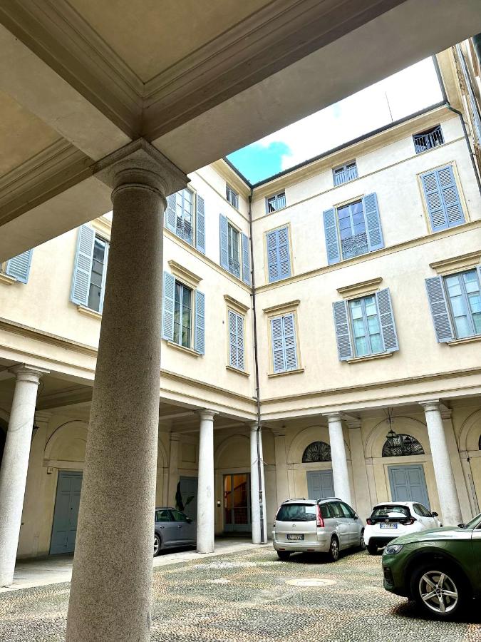 Nerino House, Elegante e tranquillo appartamento a 5 minuti dal Duomo - B&B Milano