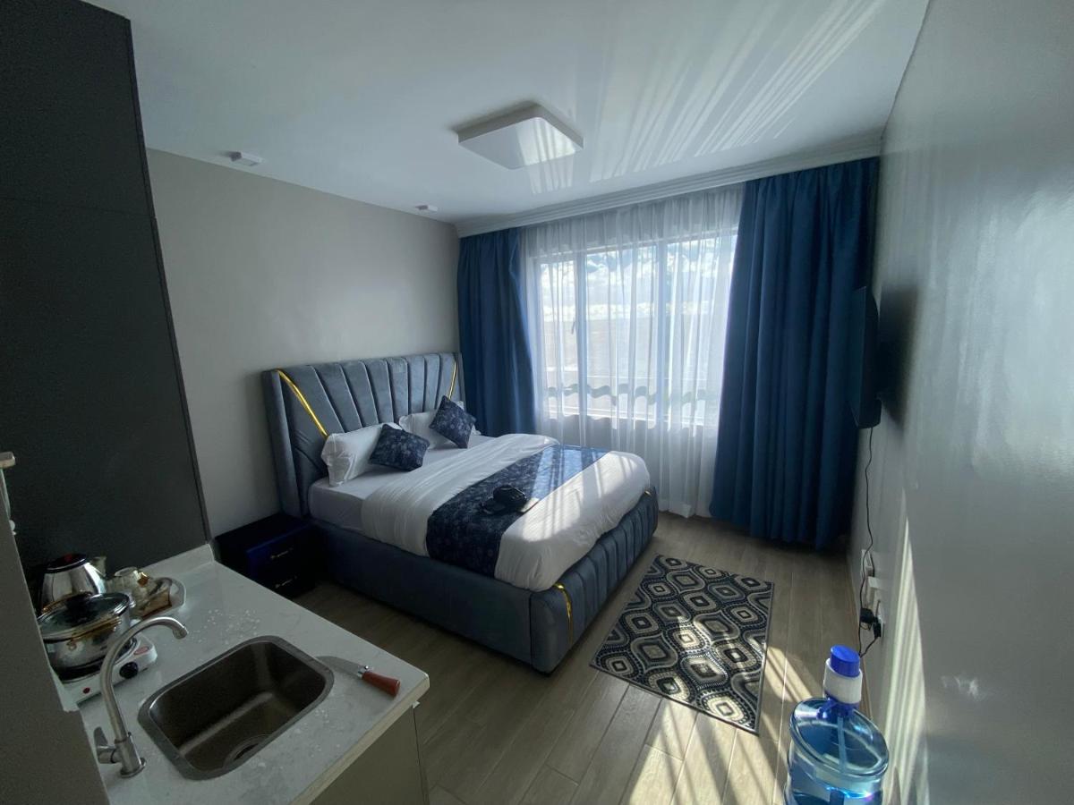 Favorite staycation And Airport Experience -Hospitality by Janice - B&B Nairobi