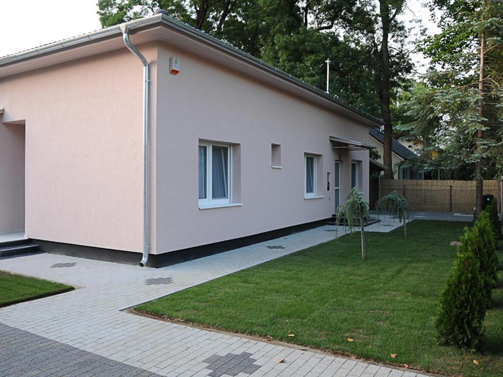 Tóparti Apartmanház - B&B