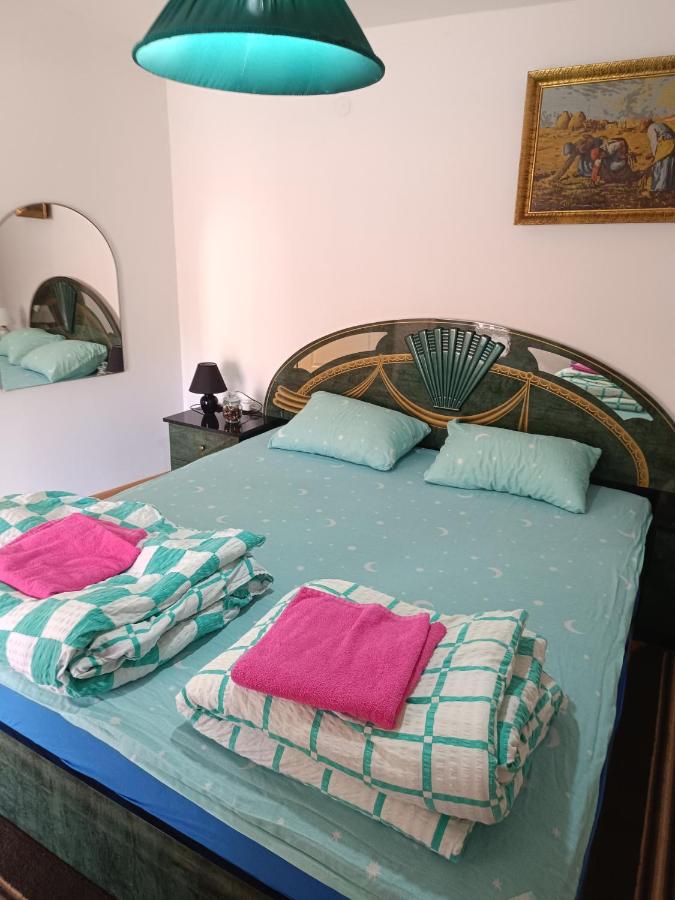 Chambre Double Deluxe (2 Adultes + 1 Enfant)