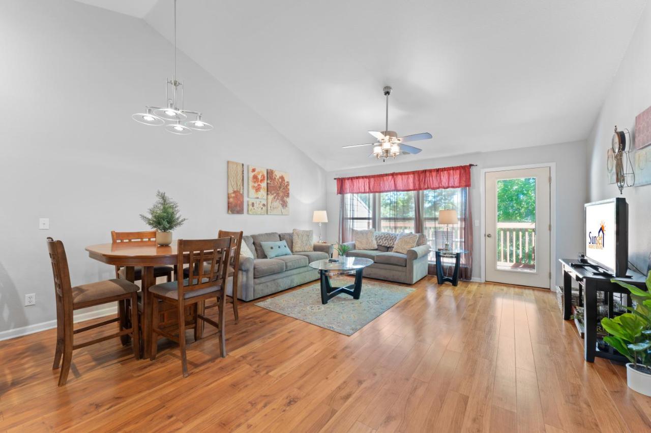 Heavenly Hideaway Condo - Bed and Breakfast Branson West