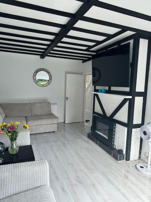 3 Bedrooms Birmingham Escape - Ferienwohnung