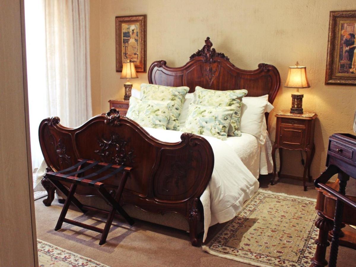 Comfort Queen Room