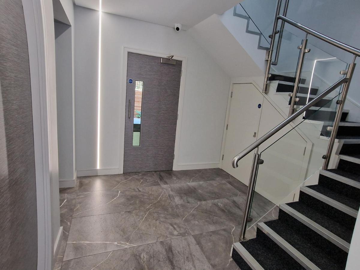 New! Modern Elegant 2-Bed Apartment, free parking - B&B Mill Hill