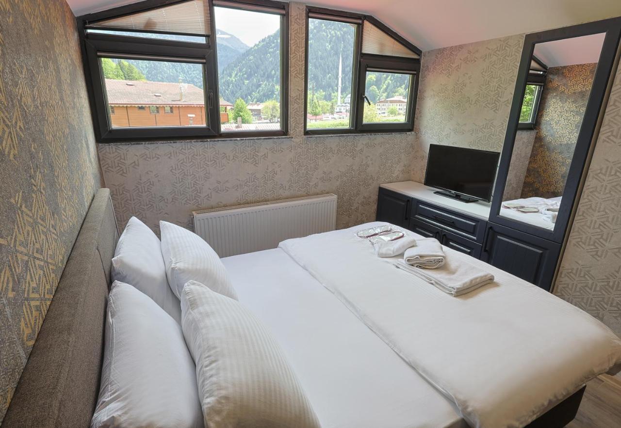 Two-Bedroom Deluxe Apartment with Garden View