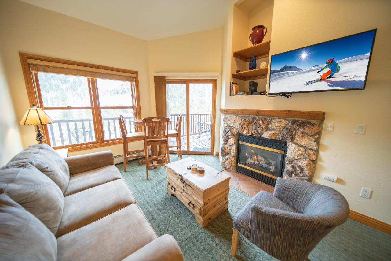 Hidden River Lodge 5979 by SummitCove Lodging - B&B