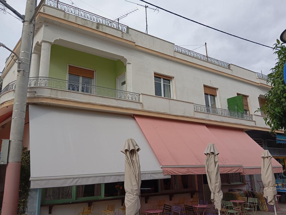 IRIS baroque apartment - Bed and Breakfast Elefsína