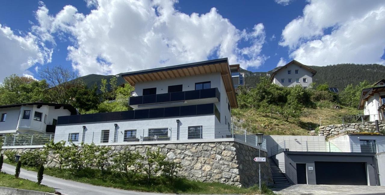 Apart Mark, Stanz bei Landeck - Moderne Wohnung in sonniger Lage - Bed and Breakfast