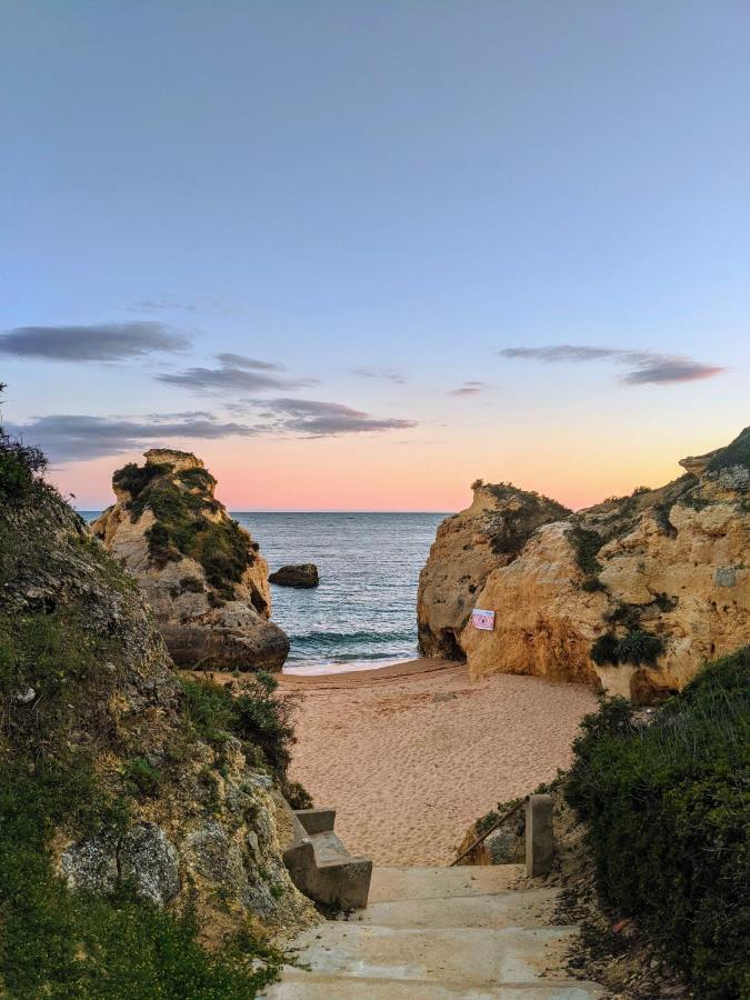 CoralBlu, stylish beachside flat - Fast Wi-Fi - B&B Armação de Pêra