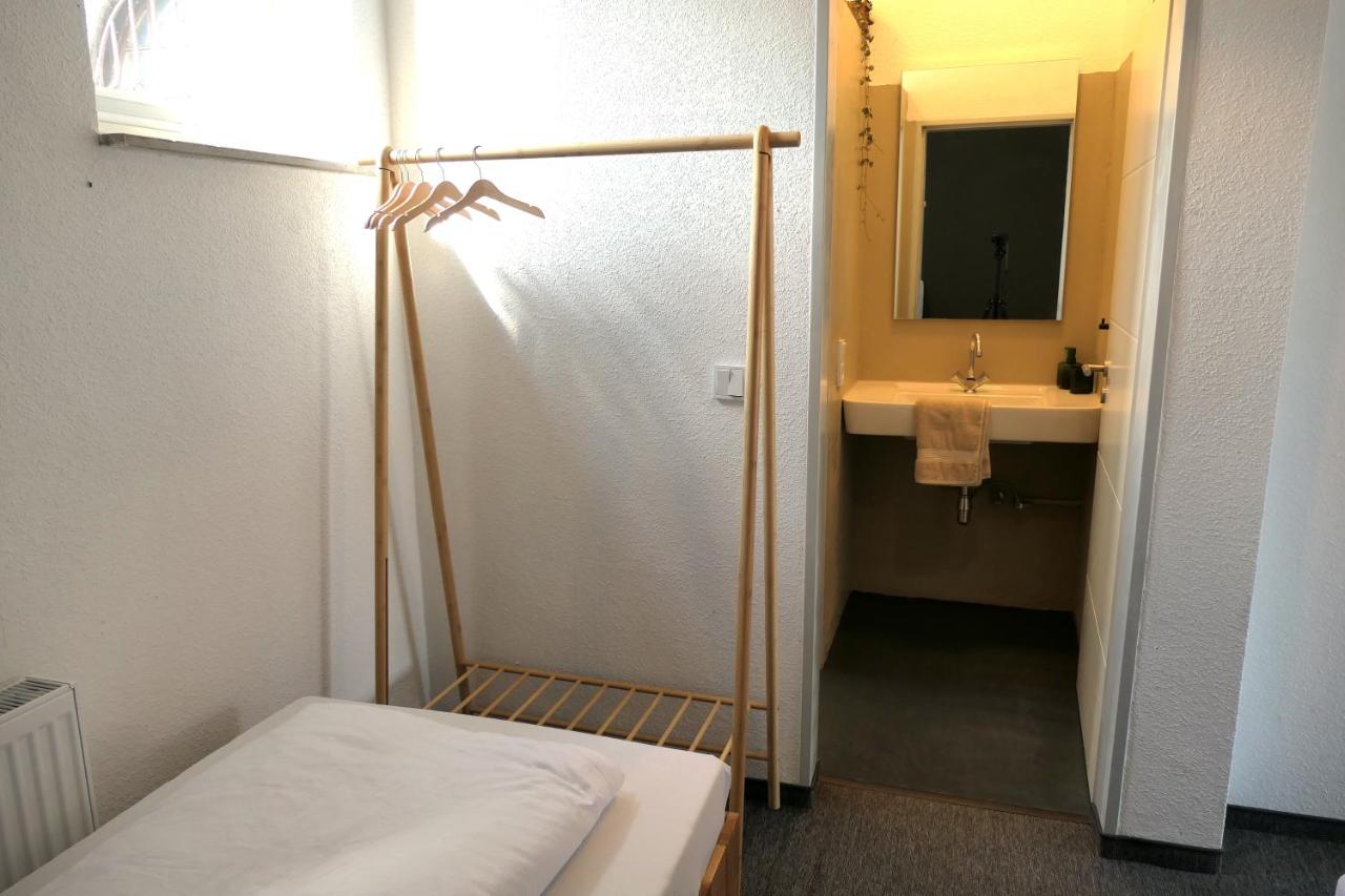 Stilvolle Erdgeschoss-Wohnung: Gemütlich eingerichtet mit eigenem Eingang - B&B Gelsenkirchen