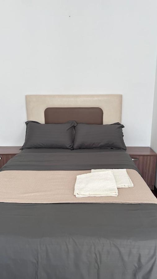 Квартира возле Парка Горького - Bed and Breakfast