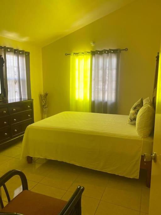 Jennelia's Place - B&B