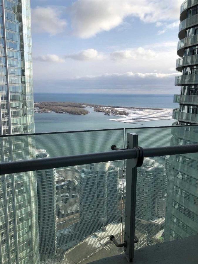One bed plus Den Downtown Toronto - Ferienwohnung Toronto
