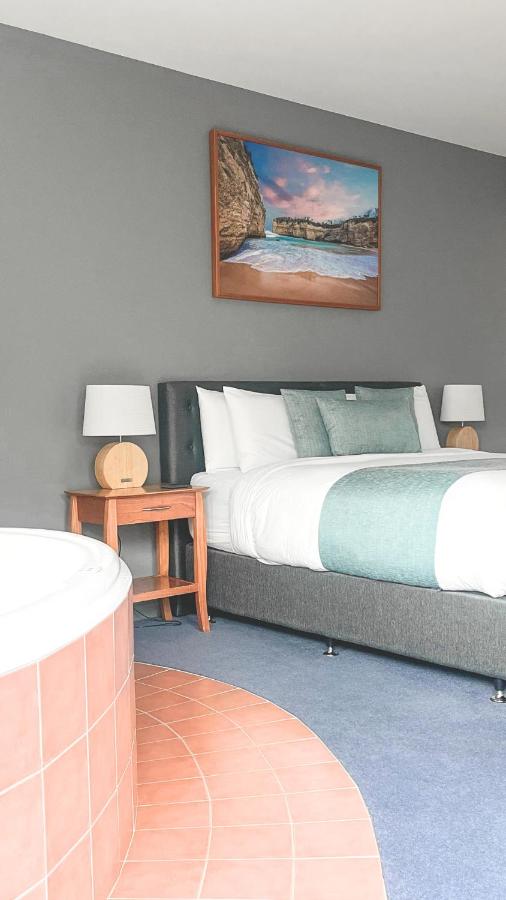 B&B Port Campbell - Waves Luxury Suites - Bed and Breakfast Port Campbell