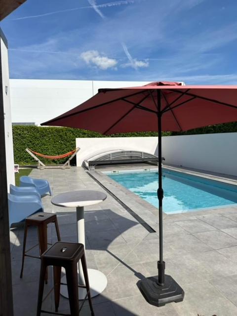 Entre Terre et Mer 12 Personnes Espace Piscine chauffée - B&B