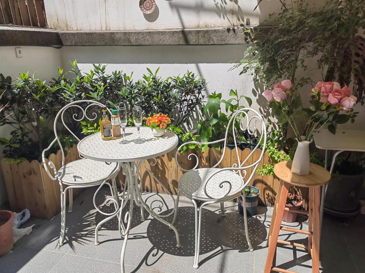 Shanghai Historical Art BNB with garden courtyard near Nanjing Road - Bed and Breakfast