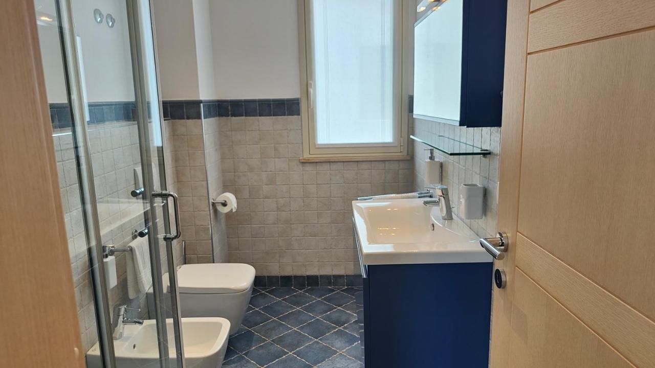 Appartamento con 3 Camere da Letto e Vista Mare