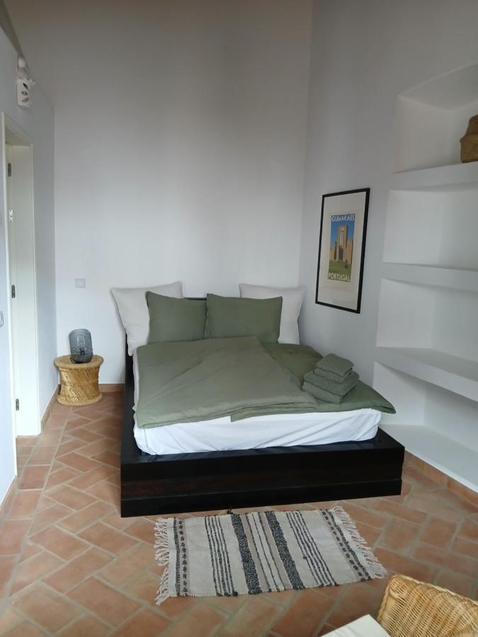 Habitación con cama grande 