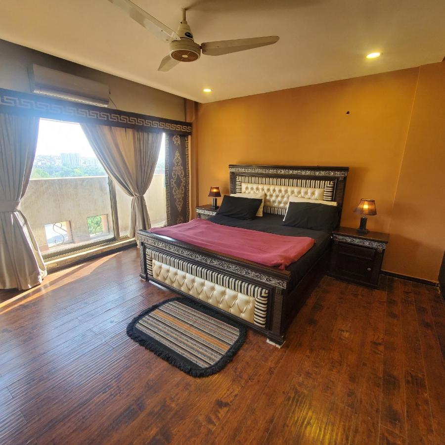 B&B Rawalpindi - CosmoStay Islamabad, Bahria Town - Bed and Breakfast Rawalpindi