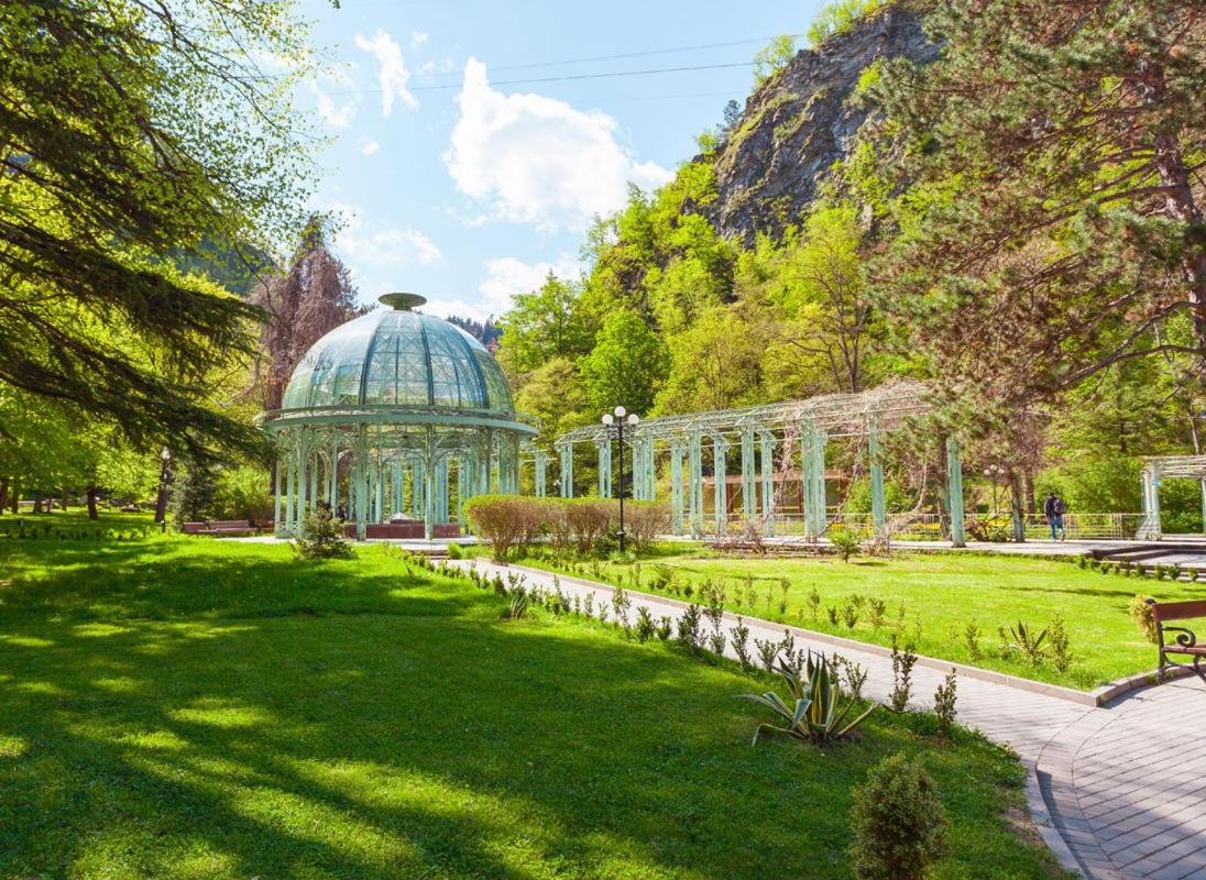 B&B Borjomi - George's Guesthouse - Bed and Breakfast Borjomi