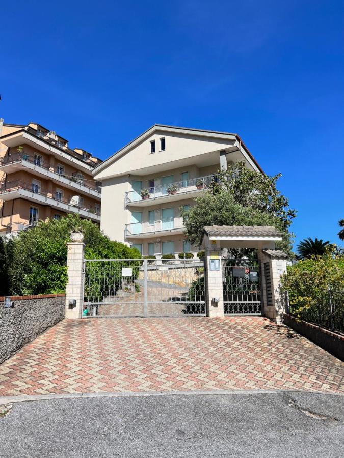 Attico Pietra Ligure 2 Free Parkings & Bike - Chambres d'hôtes Pietra Ligure