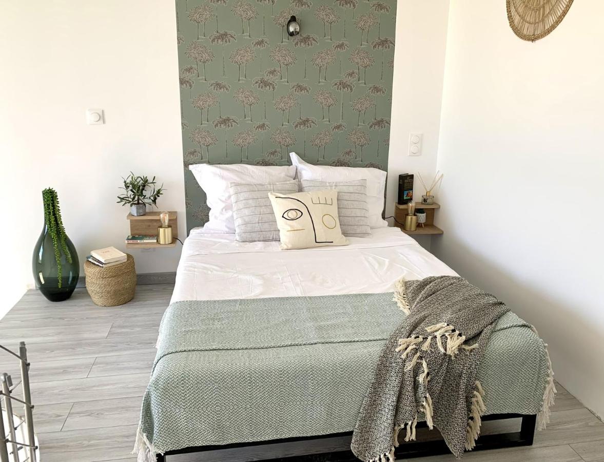 One-Bedroom Apartment with Garden View