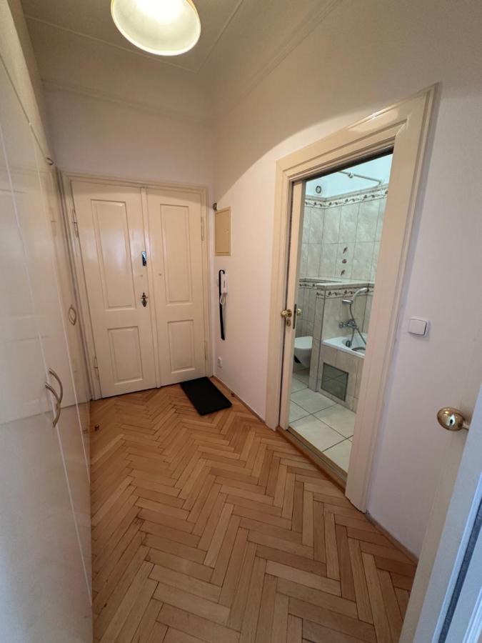 Nerudova Apartments - B&B Prague