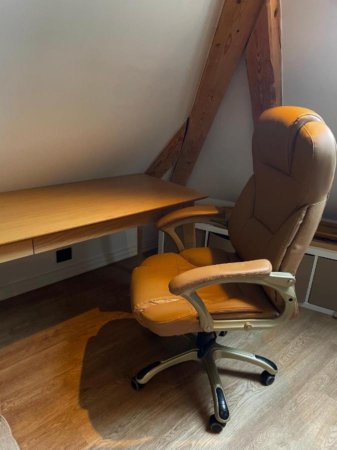 Stort loftsrom i Ålesund sentrum med enkel frokost - Chambres d'hôtes Ålesund