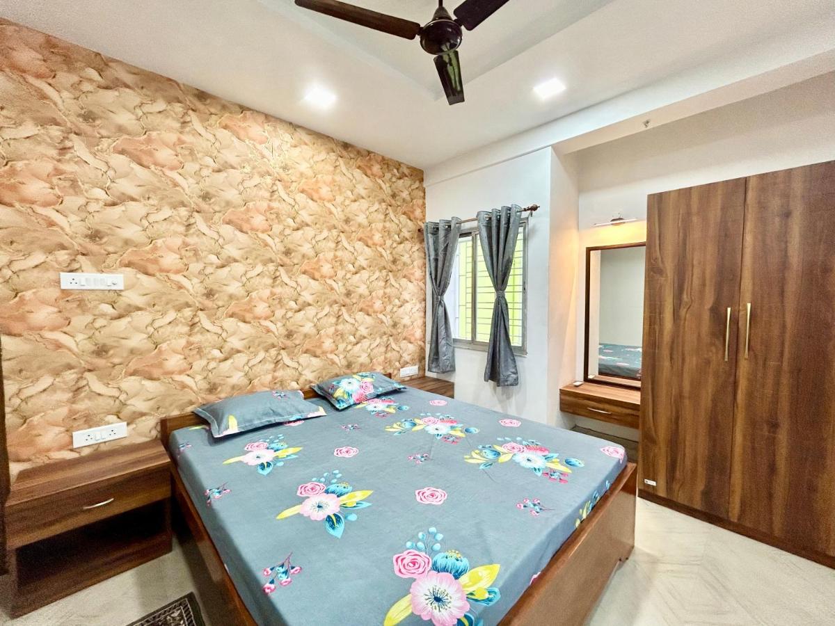 Three-Bedroom Premium Apartment with Balcony